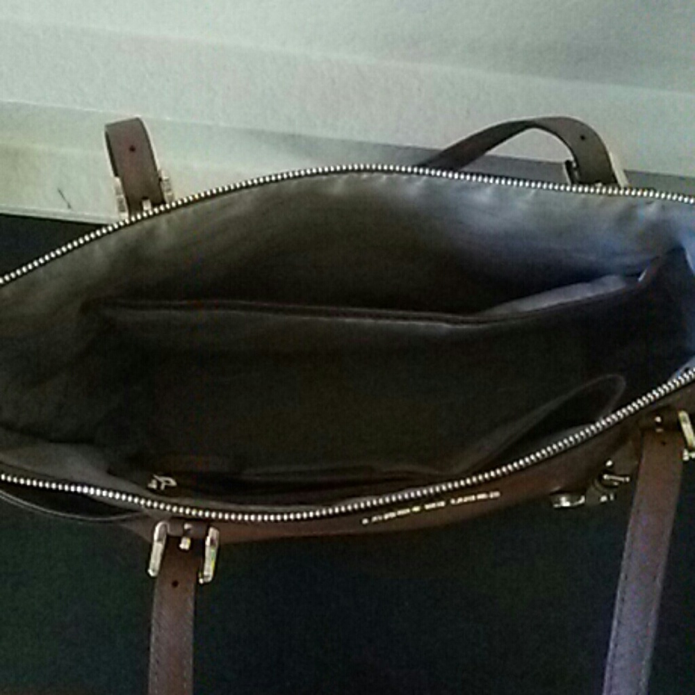 Michael Kors JetSet Bag - Picture 2 of 3